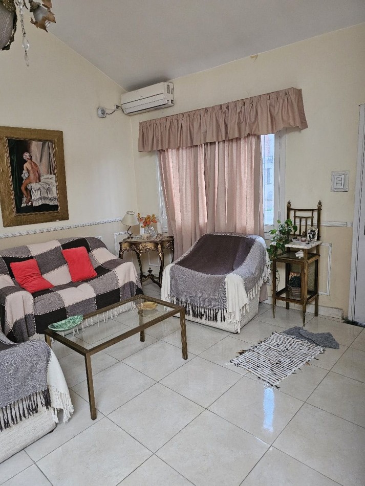 CASA EN VENTA MUY AMPLIA