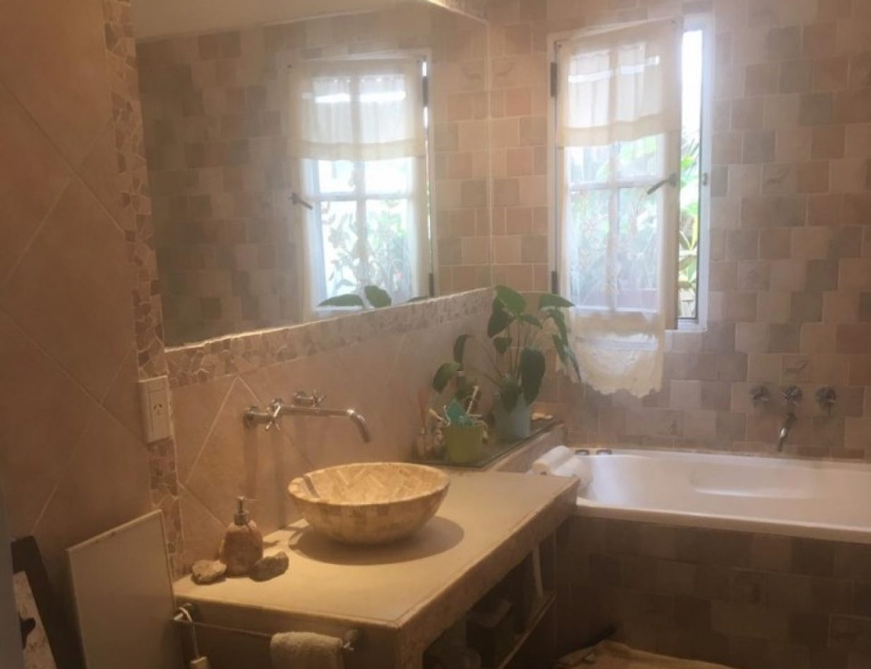 ¡CASA EN VENTA - MACROCENTRO!  Olavarria 133