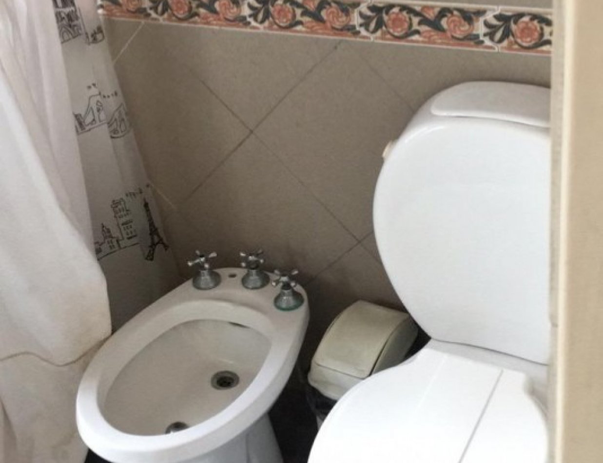 ¡CASA EN VENTA - MACROCENTRO!  Olavarria 133