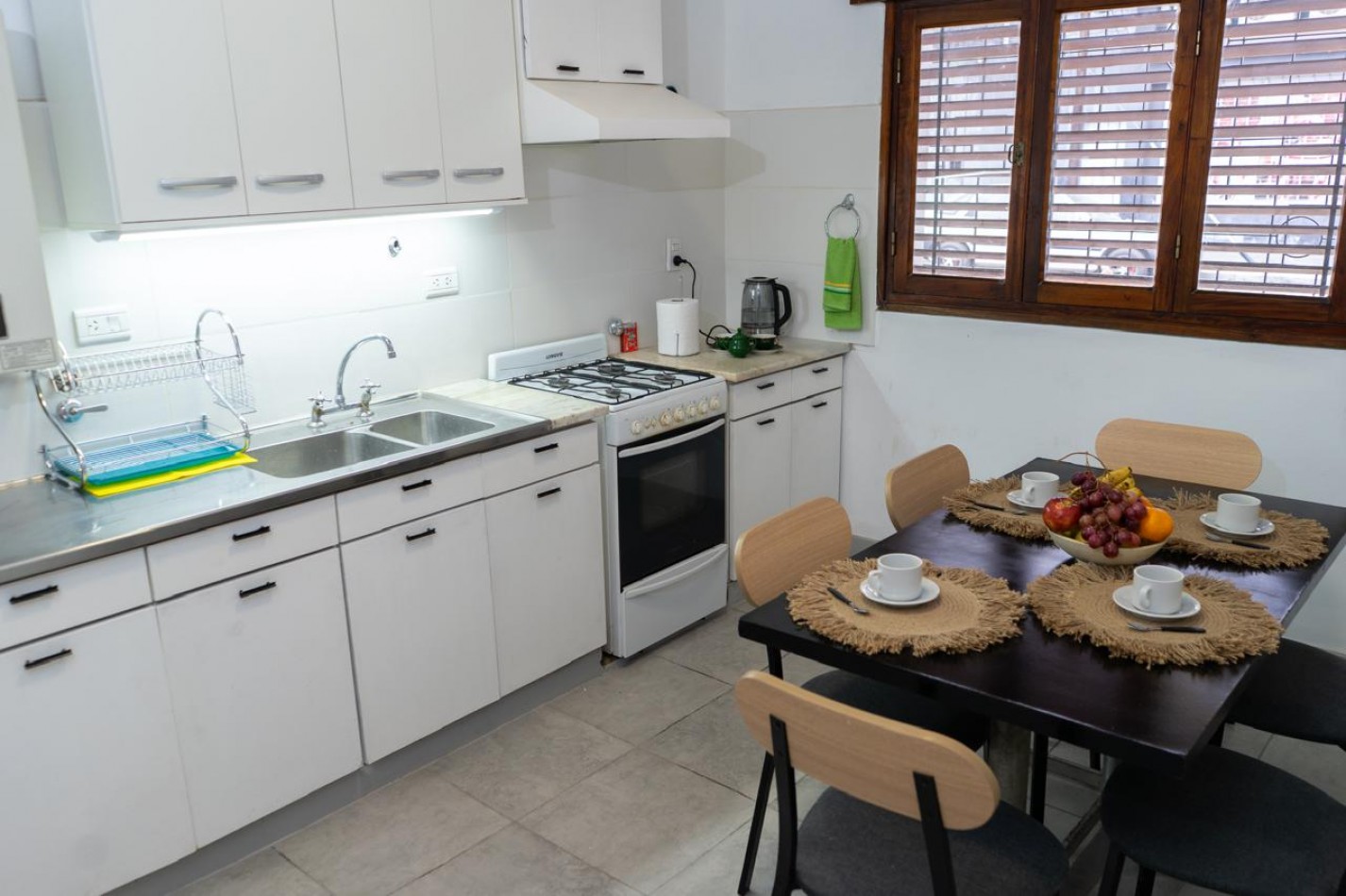 OPORTUNIDAD EN VENTA!  Lamadrid 182, entre Alvarado y Urquiza