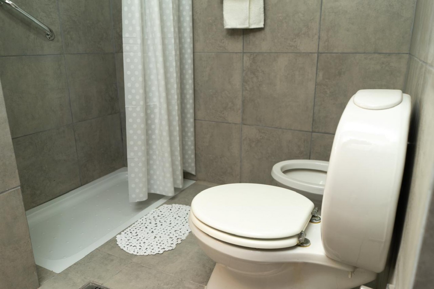 OPORTUNIDAD EN VENTA!  Lamadrid 182, entre Alvarado y Urquiza