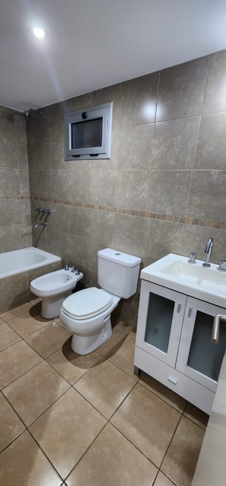  DEPARTAMENTO EN ALQUILER Necochea 1359 - 1° Piso