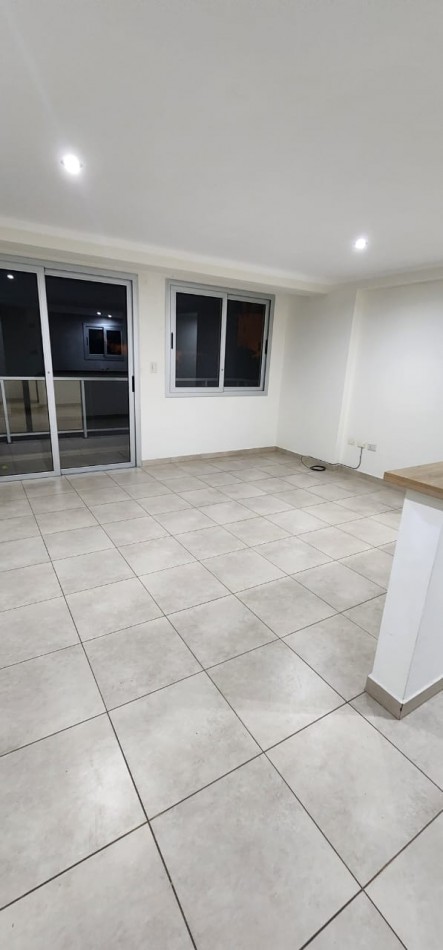  DEPARTAMENTO EN ALQUILER Necochea 1359 - 1° Piso