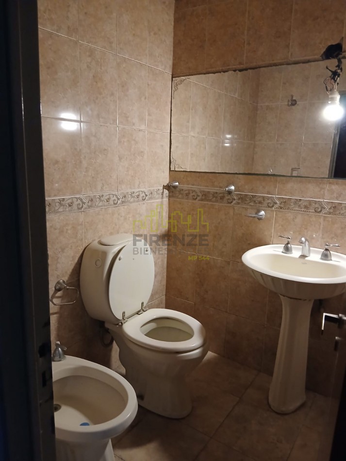 DEPARTAMENTO EXCELENTE UBICACION CENTRICA EN VENTA