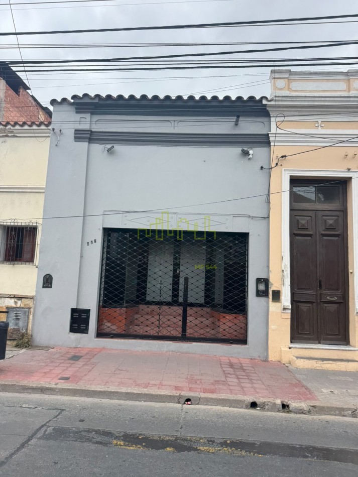 LOCAL COMERCIAL EN VENTA - Alvarado 255