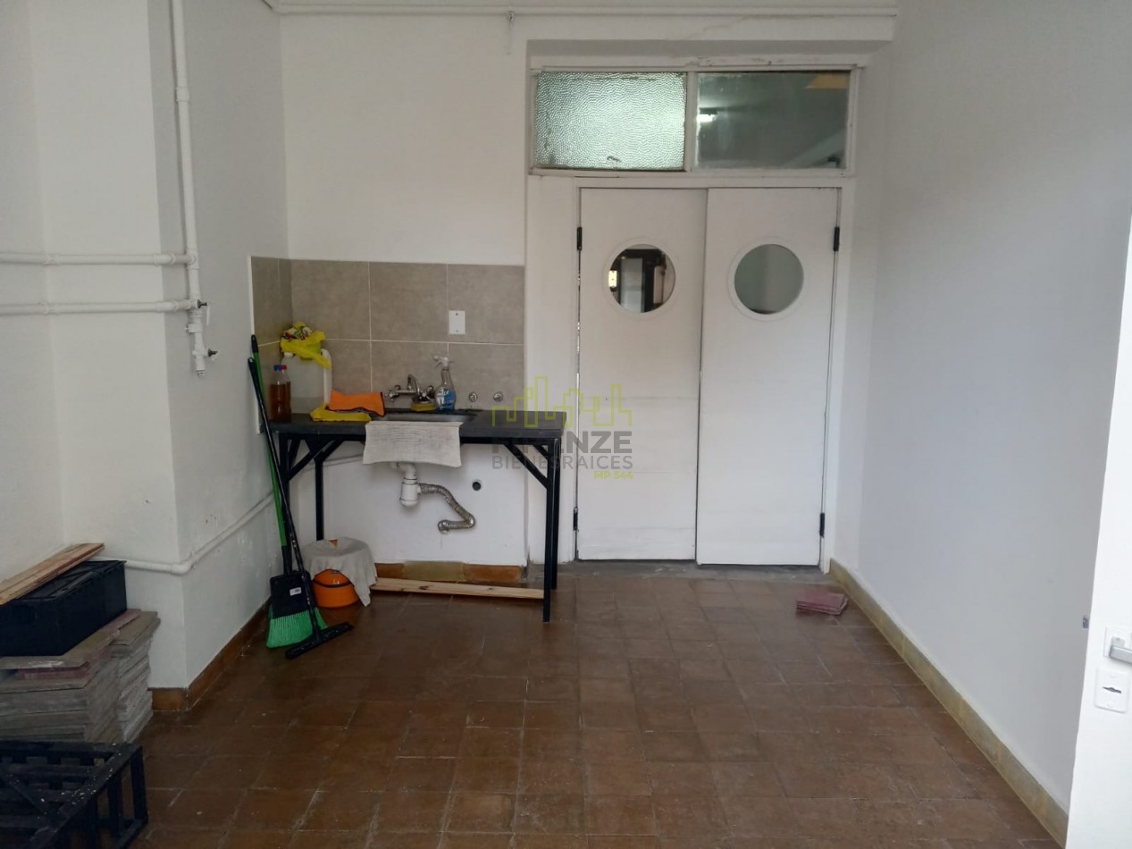 LOCAL COMERCIAL EN VENTA - Alvarado 255
