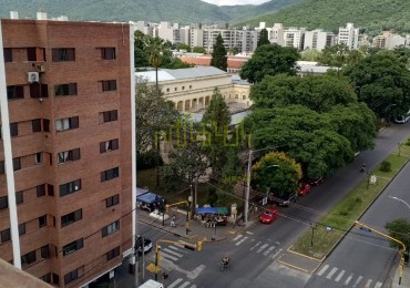 DEPARTAMENTO EXCELENTE UBICACION CENTRICA EN VENTA
